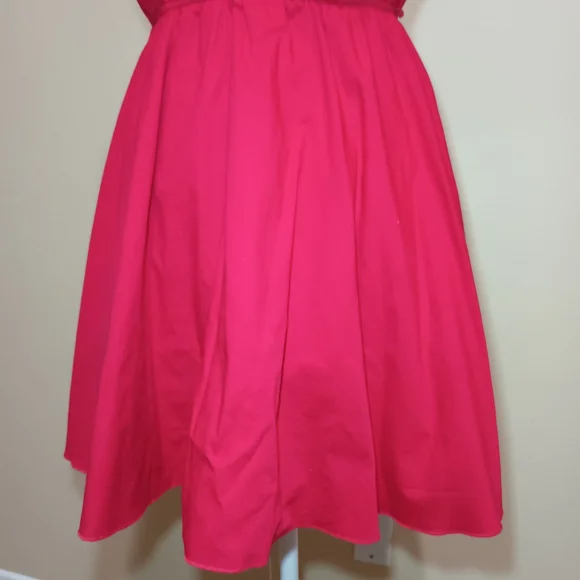 Elegant Red Sleeveless Dress - Picture 6 of 13